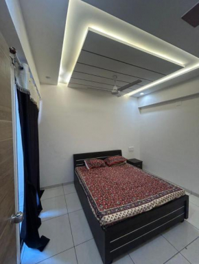 Cozy Flat in Ahmedabad